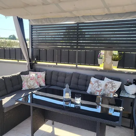 Giovanna Casa de Férias